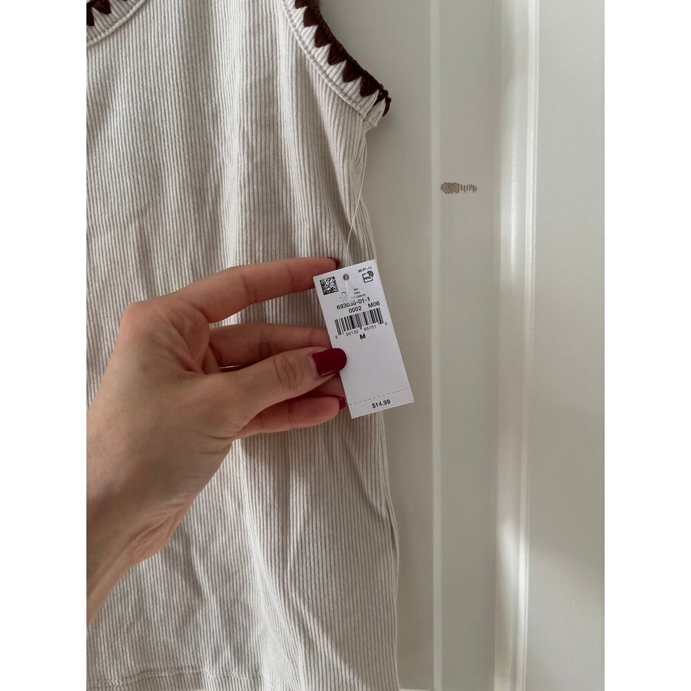 Old Navy Medium Ribbed Tan Tank Top with Brown Trim - Picture 3 of 7